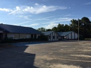 Former Western Sizzlin': 1700 Holiday Dr, Hope, AR 71801